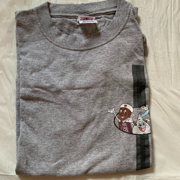 hershey's grey t-shirt - Picture 2 of 4